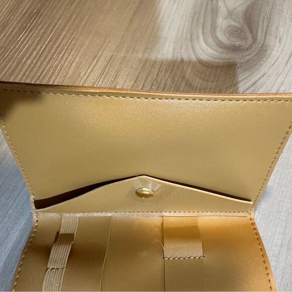 Glass Ladder & Co Katherine Tech Organizer Roll NWT in Honey - Picture 6 of 12